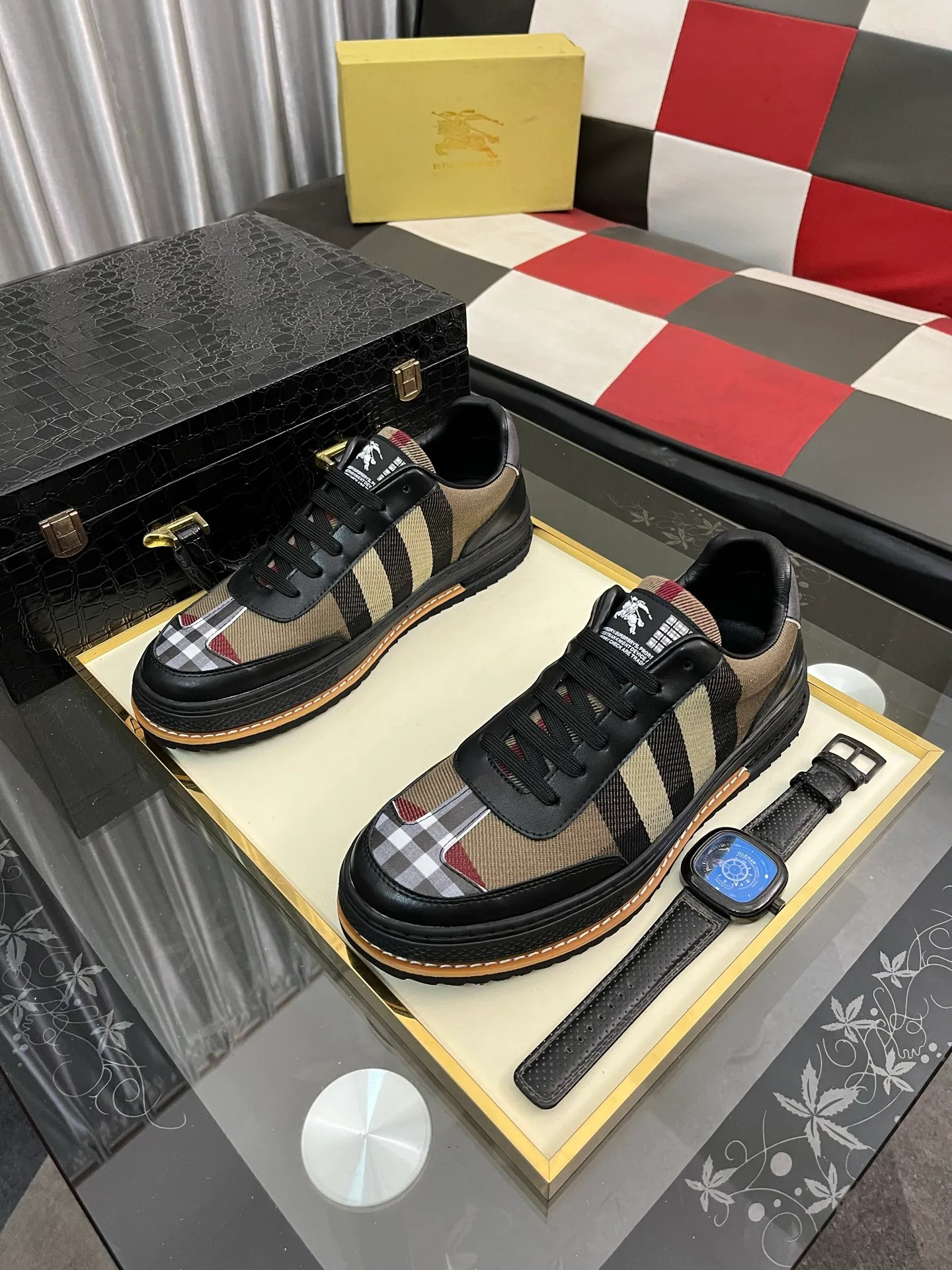 Men's shoes 💰420⌚️⌚️BURBERRY "Burberry" Regular size: 38-44 (casual shoes) Product materials: Selected cowhide upper, soft sheepskin lining; original outsole. 2️⃣colors available